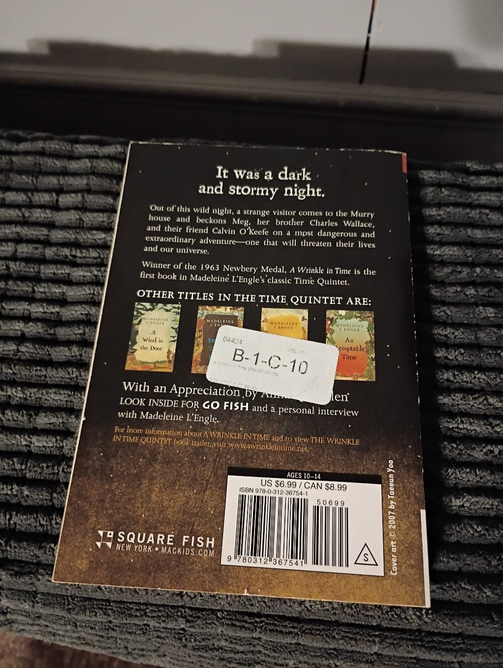 A Wrinkle In Time Paperback - Picture 2 of 2